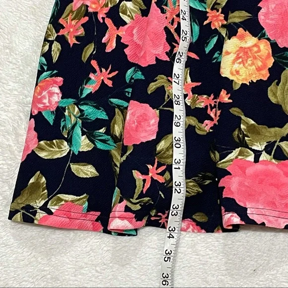 Trac Floral V-Neck A-Line Cross Back Strap Summer Dress NEW WITH TAGS - Picture 4 of 7